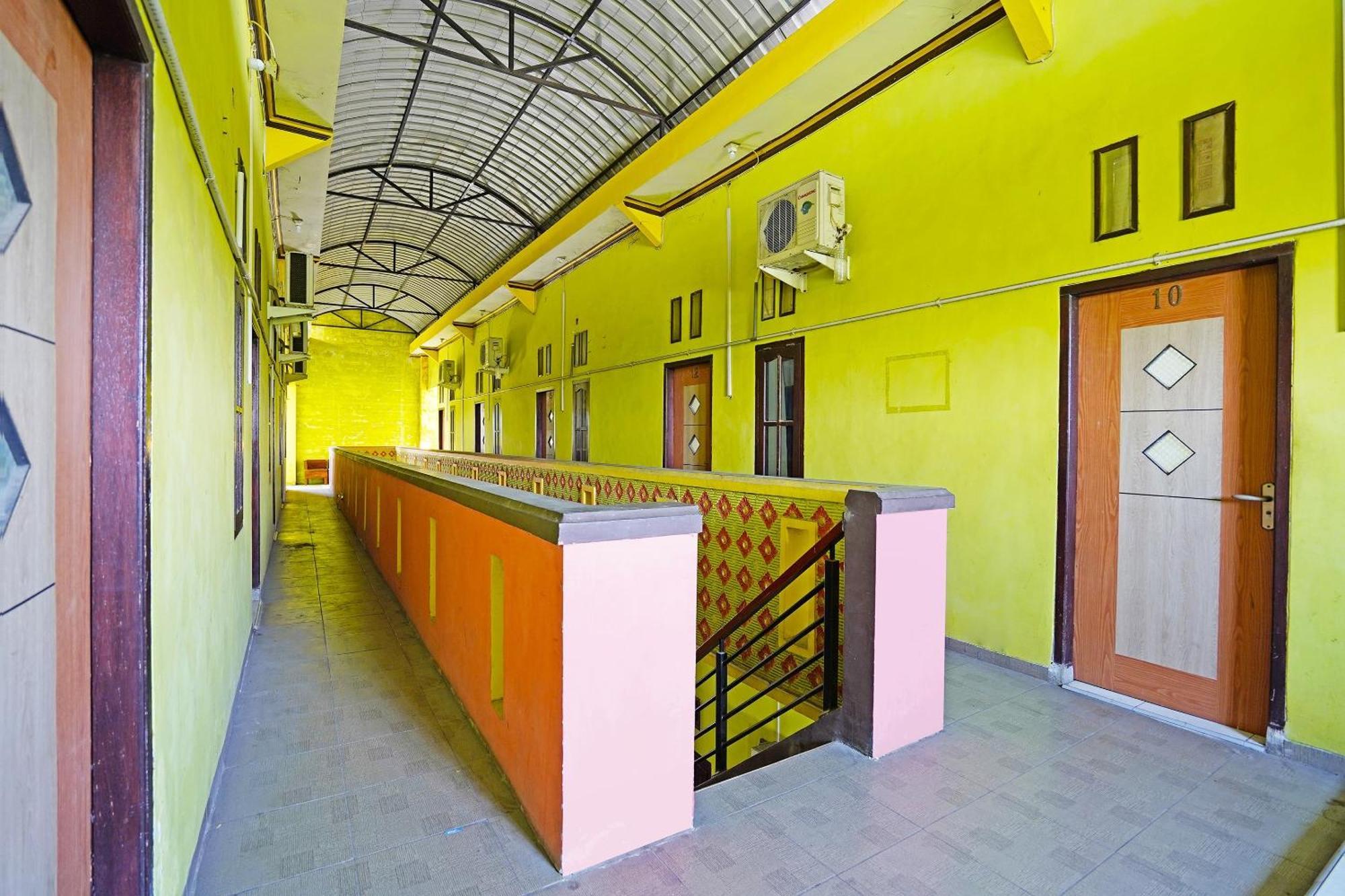 Oyo 91583 D'Cost Green Syariah سورابايا المظهر الخارجي الصورة